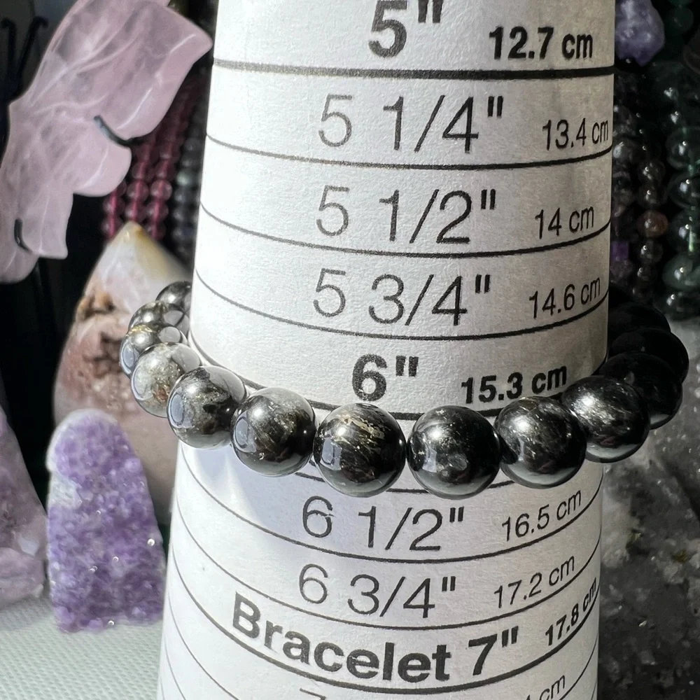 8MM Arfvedsonite Garnet Beaded Bracelet 6.25